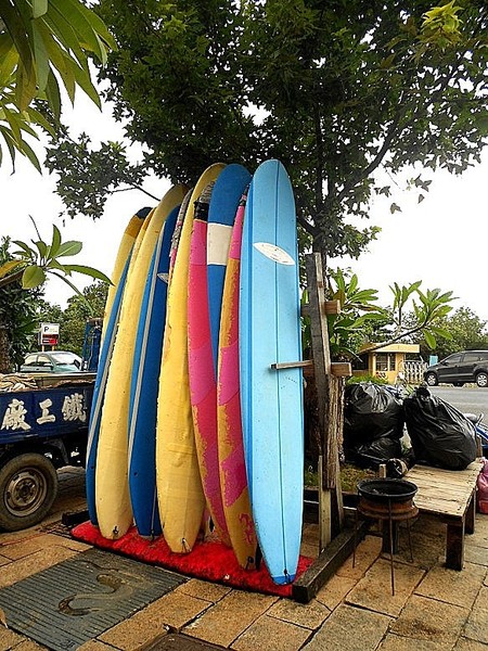 阿飛衝浪旅店：我在南灣。我為海浪停留~...阿飛衝浪旅店