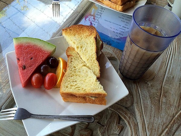 阿飛衝浪旅店：我在南灣。我為海浪停留~...阿飛衝浪旅店