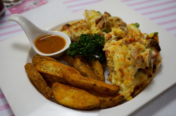 Mi food Caf'e：[台北車站.五鐵秋葉原] MI FOOD Caf'e：義大利進口冰淇淋．咖啡．義大利麵