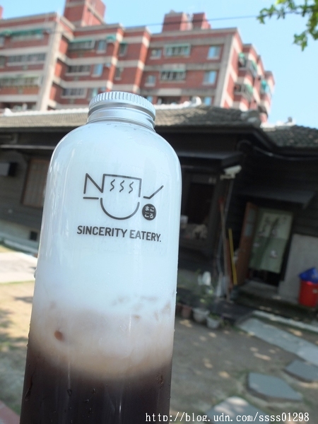 真心食府：【美食特搜。台南新化區】真心食府。乳液也能喝！？台南新化爆紅人氣飲料 日式老屋喝乳液紅茶新樂趣