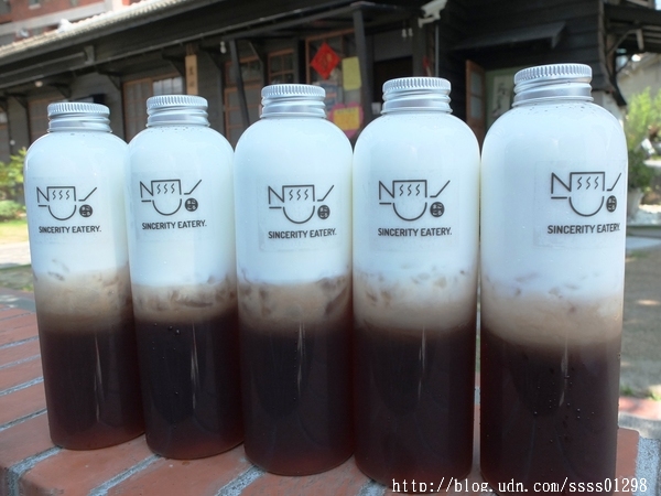 真心食府：【美食特搜。台南新化區】真心食府。乳液也能喝！？台南新化爆紅人氣飲料 日式老屋喝乳液紅茶新樂趣