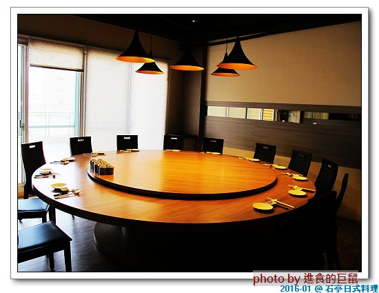 石亭日本料理：（台南。北區美食）石亭日本料理 / 超～日本風～『粉嫩豔麗 櫻花樹旁的日式料理餐廳』。新鮮漁獲直送。精緻美味套餐。