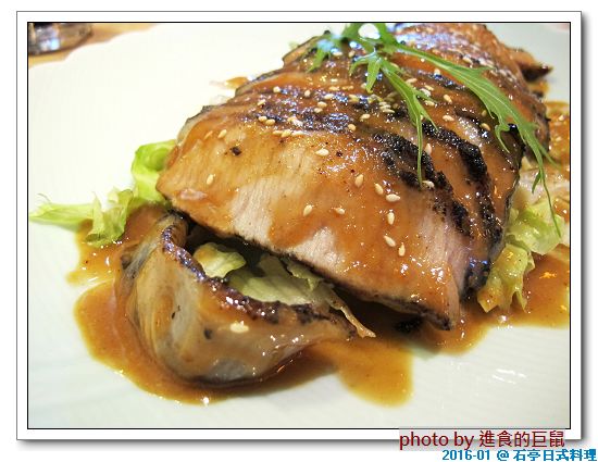 石亭日本料理：（台南。北區美食）石亭日本料理 / 超～日本風～『粉嫩豔麗 櫻花樹旁的日式料理餐廳』。新鮮漁獲直送。精緻美味套餐。