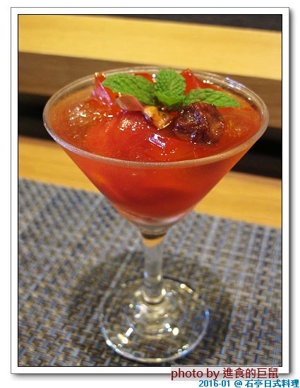 石亭日本料理：（台南。北區美食）石亭日本料理 / 超～日本風～『粉嫩豔麗 櫻花樹旁的日式料理餐廳』。新鮮漁獲直送。精緻美味套餐。