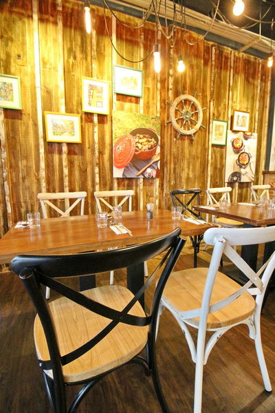 謝宜榮, Pino義大利燉飯專賣店,拿坡里比薩專門店,綜合野蕈溫泉蛋燉飯、白酒燉飯佐紅酒燉牛肉、芝麻葉煙燻鴨肉沙拉