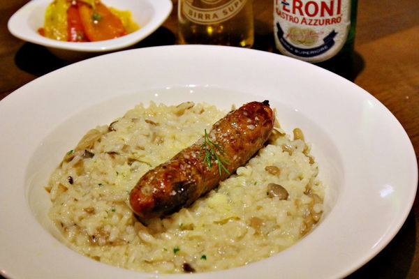 謝宜榮, Pino義大利燉飯專賣店,拿坡里比薩專門店,綜合野蕈溫泉蛋燉飯、白酒燉飯佐紅酒燉牛肉、芝麻葉煙燻鴨肉沙拉