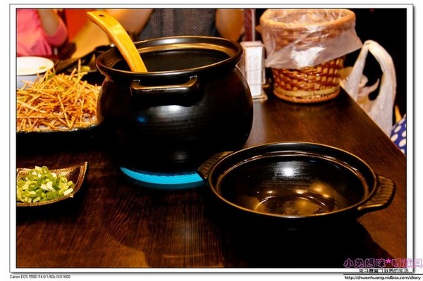 米家庒：【美食♥ 宜蘭】☼米家庒潮式砂鍋粥 ☼ 四種米所熬煮的粥品,有創意又美味的菜餚,令人回味無窮♥♥