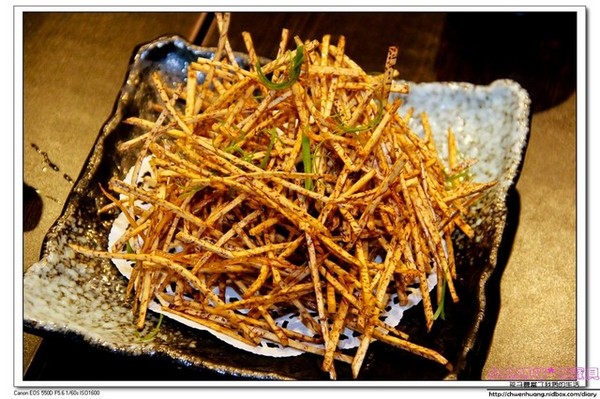 米家庒：【美食♥ 宜蘭】☼米家庒潮式砂鍋粥 ☼ 四種米所熬煮的粥品,有創意又美味的菜餚,令人回味無窮♥♥