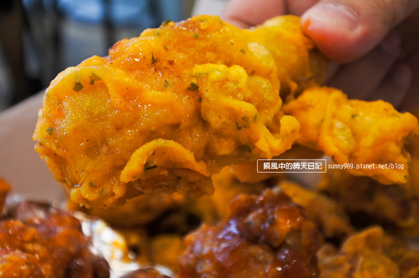 MOM'S C & K:【天母 | MOM'S C & K】韓國媽媽味的酥脆炸雞及爆香紫菜飯捲