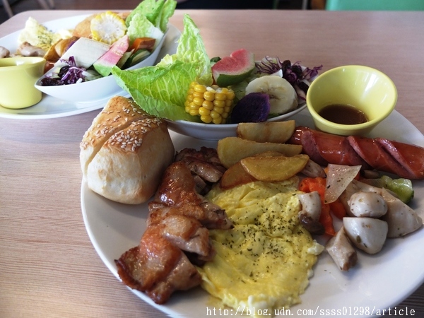 凱莉布朗奇早午餐:【美食特搜。屏東市】凱莉布朗奇早午餐(Kelly's Brunch)。植栽綠美化環境 澎湃拼盤超吸睛 一早的活力健康打滿分