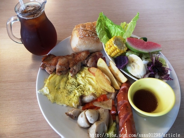 凱莉布朗奇早午餐:【美食特搜。屏東市】凱莉布朗奇早午餐(Kelly's Brunch)。植栽綠美化環境 澎湃拼盤超吸睛 一早的活力健康打滿分