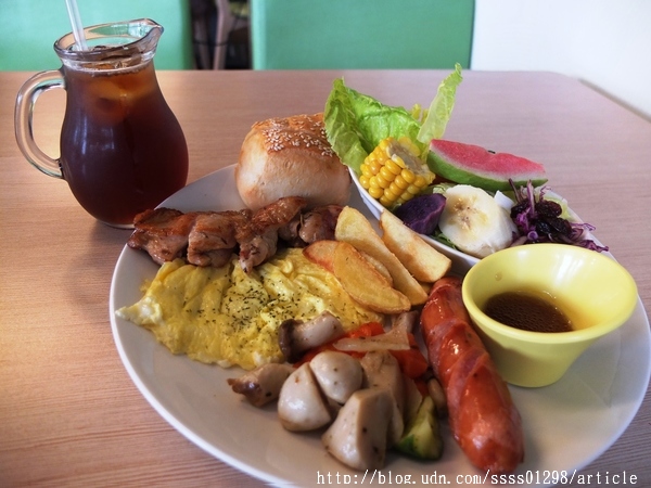 凱莉布朗奇早午餐:【美食特搜。屏東市】凱莉布朗奇早午餐(Kelly's Brunch)。植栽綠美化環境 澎湃拼盤超吸睛 一早的活力健康打滿分