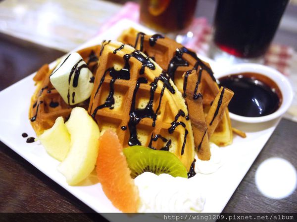 賣捌所：［宜蘭小旅行］在日式懷舊老房子裡的下午茶。「賣捌所」