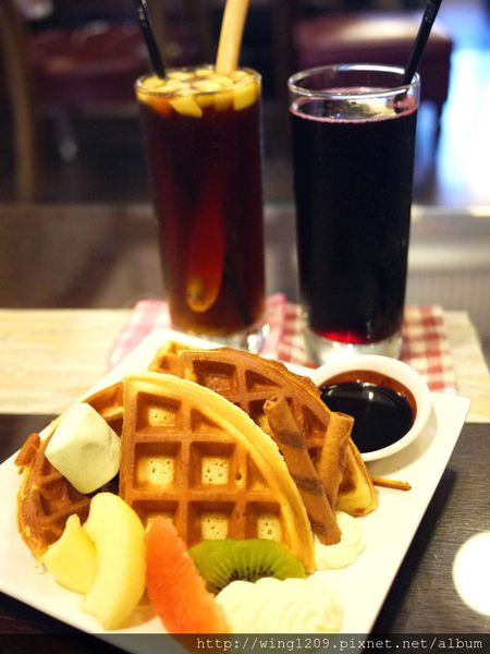 賣捌所：［宜蘭小旅行］在日式懷舊老房子裡的下午茶。「賣捌所」