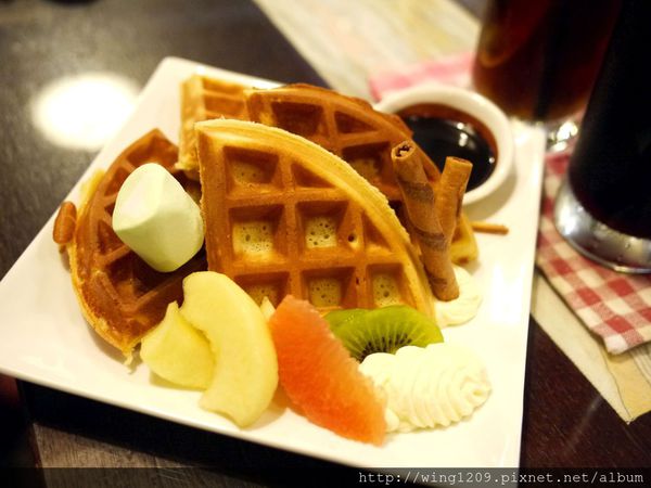 賣捌所：［宜蘭小旅行］在日式懷舊老房子裡的下午茶。「賣捌所」