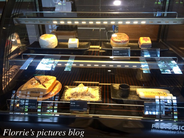 雪花咖啡 Snow Flower：板橋區美食~雪花Café (雪花咖啡Snow Flower/ 설화Café)~韓國人開設的韓式咖啡廳，好美的彩虹蒸糕！