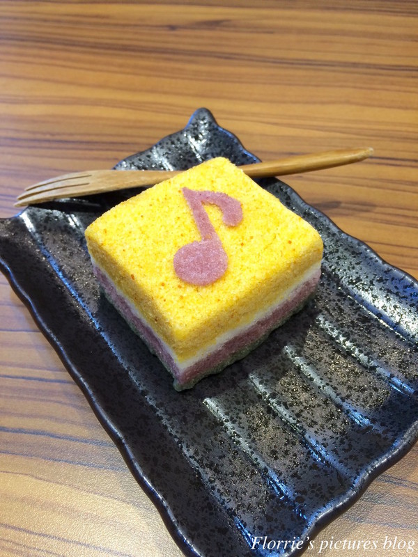 雪花咖啡 Snow Flower：板橋區美食~雪花Café (雪花咖啡Snow Flower/ 설화Café)~韓國人開設的韓式咖啡廳，好美的彩虹蒸糕！