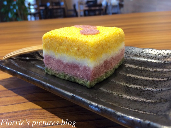 雪花咖啡 Snow Flower：板橋區美食~雪花Café (雪花咖啡Snow Flower/ 설화Café)~韓國人開設的韓式咖啡廳，好美的彩虹蒸糕！