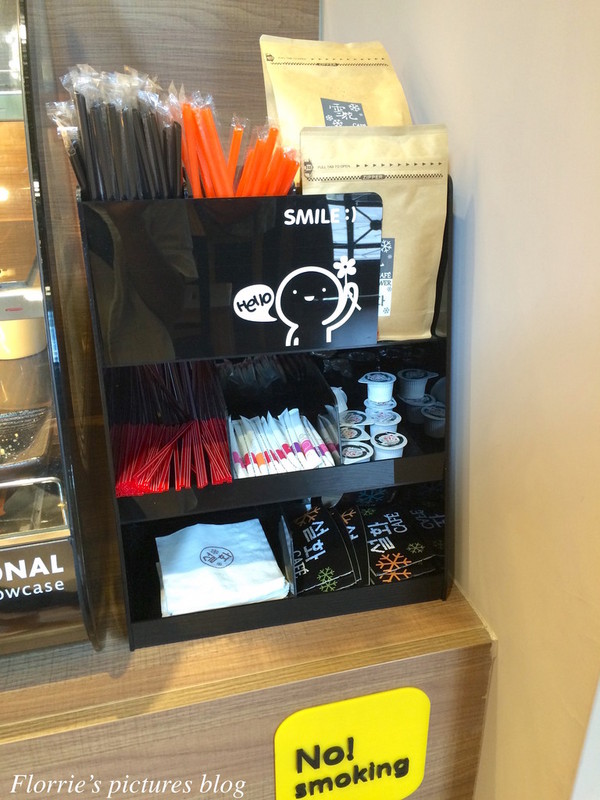 雪花咖啡 Snow Flower：板橋區美食~雪花Café (雪花咖啡Snow Flower/ 설화Café)~韓國人開設的韓式咖啡廳，好美的彩虹蒸糕！