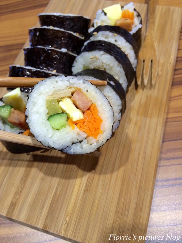 雪花咖啡 Snow Flower：板橋區美食~雪花Café (雪花咖啡Snow Flower/ 설화Café)~韓國人開設的韓式咖啡廳，好美的彩虹蒸糕！