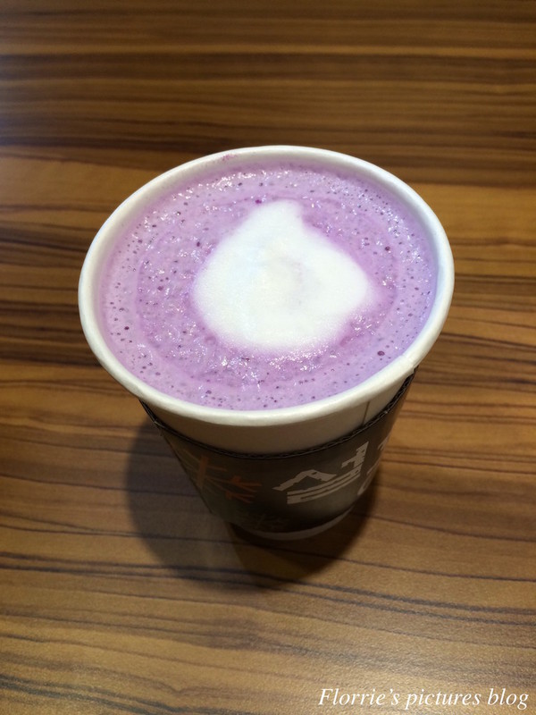 雪花咖啡 Snow Flower：板橋區美食~雪花Café (雪花咖啡Snow Flower/ 설화Café)~韓國人開設的韓式咖啡廳，好美的彩虹蒸糕！