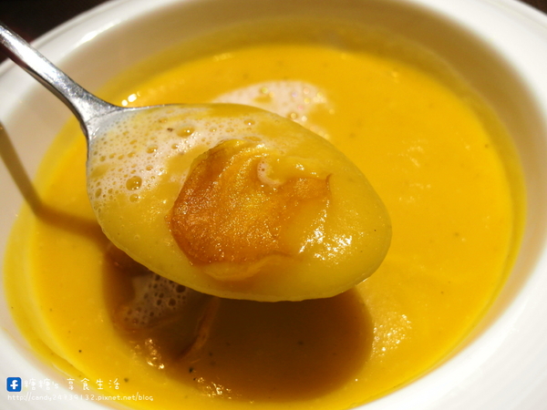 Techno鐵克諾餐酒館:〖台中│口碑券172〗Techno鐵克諾餐酒館 ❤ 燈光美、氣氛佳,除了精緻餐點外,還有微醺調酒,適合朋友聚餐,也是個約會的好所在~