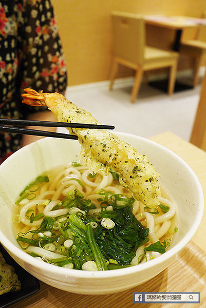 Nana's Green Tea(林口三井店):◆林口三井OUTLET美食【nana's green tea台灣一號店】濃郁抹茶甜品。烏龍麵。定食