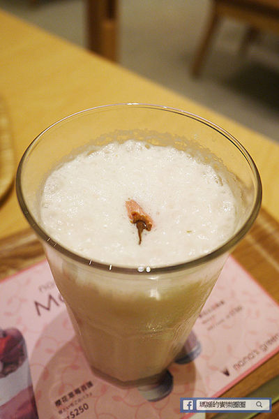 Nana's Green Tea(林口三井店):◆林口三井OUTLET美食【nana's green tea台灣一號店】濃郁抹茶甜品。烏龍麵。定食