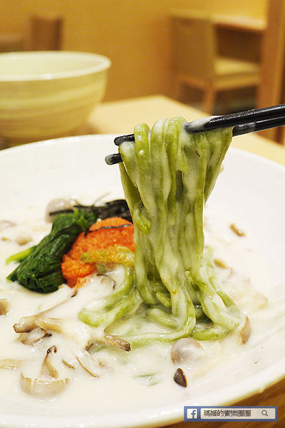 Nana's Green Tea(林口三井店):◆林口三井OUTLET美食【nana's green tea台灣一號店】濃郁抹茶甜品。烏龍麵。定食