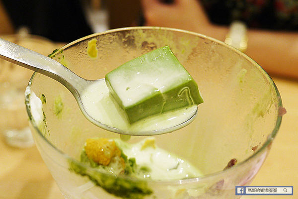 Nana's Green Tea(林口三井店):◆林口三井OUTLET美食【nana's green tea台灣一號店】濃郁抹茶甜品。烏龍麵。定食