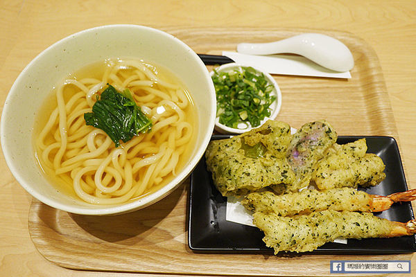 Nana's Green Tea(林口三井店):◆林口三井OUTLET美食【nana's green tea台灣一號店】濃郁抹茶甜品。烏龍麵。定食