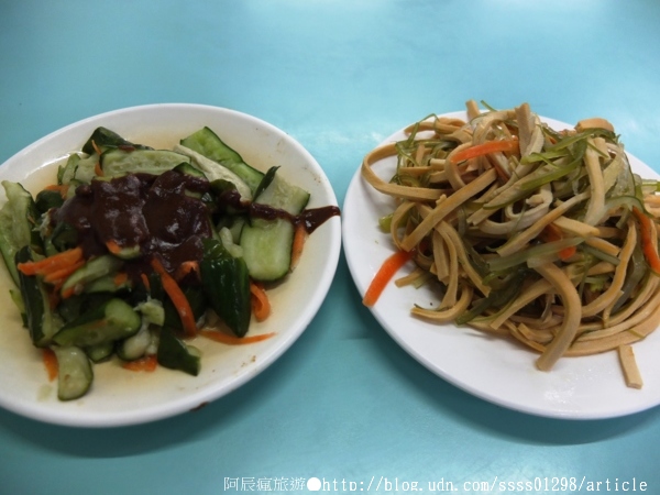 山海麵:【美食特搜。屏東市】山海麵。美味乾麵藏巷內 行家都知道的老麵店 只營業到下午 獨家肉絲吃過都說讚
