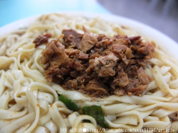 山海麵:【美食特搜。屏東市】山海麵。美味乾麵藏巷內 行家都知道的老麵店 只營業到下午 獨家肉絲吃過都說讚