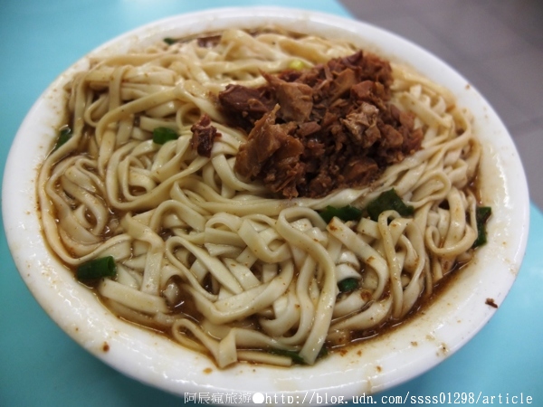 山海麵:【美食特搜。屏東市】山海麵。美味乾麵藏巷內 行家都知道的老麵店 只營業到下午 獨家肉絲吃過都說讚