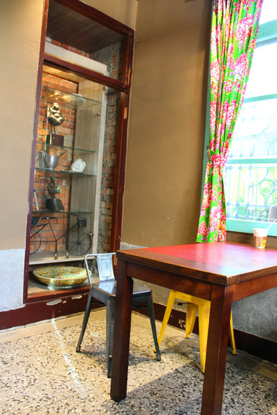 炸雞洋行(榮譽店)：[台南]排隊名店開分店拉~炸雞洋行(榮譽店)