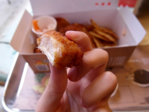 炸鷄洋行(榮譽店)：【台南||東區】炸雞洋行《榮譽店》CP值超高！不能錯過的鮮嫩雞腿！