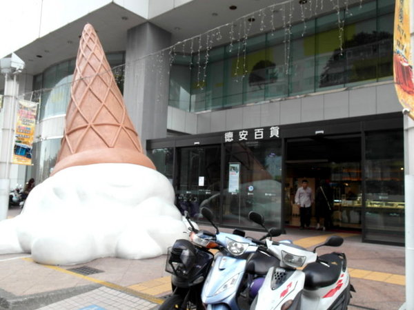 炸鷄洋行(榮譽店)：【台南||東區】炸雞洋行《榮譽店》CP值超高！不能錯過的鮮嫩雞腿！