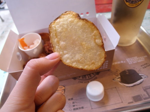 炸鷄洋行(榮譽店)：【台南||東區】炸雞洋行《榮譽店》CP值超高！不能錯過的鮮嫩雞腿！