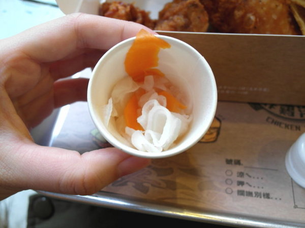 炸鷄洋行(榮譽店)：【台南||東區】炸雞洋行《榮譽店》CP值超高！不能錯過的鮮嫩雞腿！