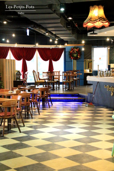 小銅鍋義式餐廳(德安誠品店)：【台南||東區】超好拍！台南夢幻甜點─小銅鍋舒芙蕾！燉飯／披薩也很美味>>小銅鍋義式餐廳