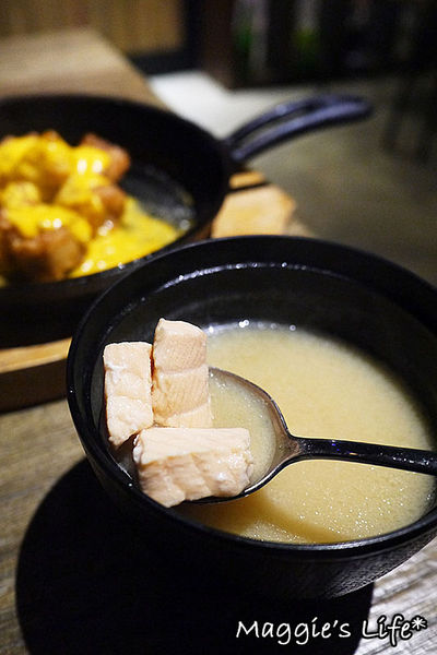 匠饗fusion居酒屋：◆台北美食。捷運南京復興【匠饗fusion居酒屋】燃燒吧！火熖雞～日式居酒屋。串燒。燒烤。日本料理