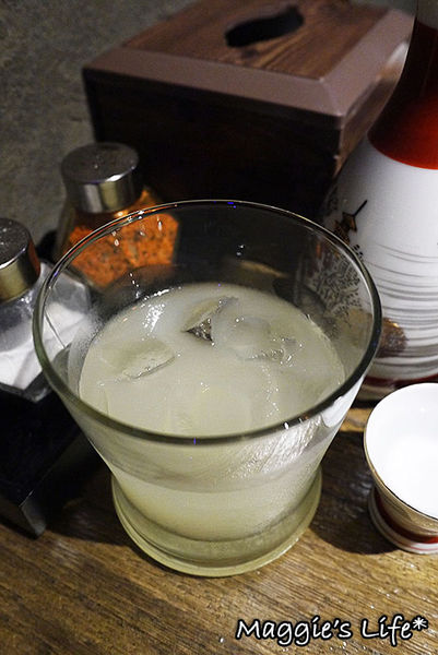 匠饗fusion居酒屋：◆台北美食。捷運南京復興【匠饗fusion居酒屋】燃燒吧！火熖雞～日式居酒屋。串燒。燒烤。日本料理