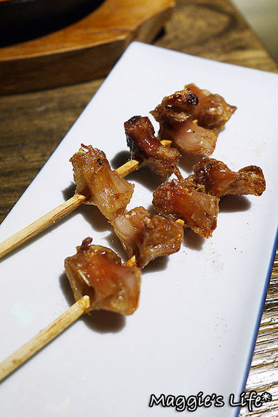 匠饗fusion居酒屋：◆台北美食。捷運南京復興【匠饗fusion居酒屋】燃燒吧！火熖雞～日式居酒屋。串燒。燒烤。日本料理