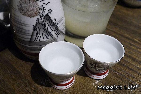 匠饗fusion居酒屋：◆台北美食。捷運南京復興【匠饗fusion居酒屋】燃燒吧！火熖雞～日式居酒屋。串燒。燒烤。日本料理