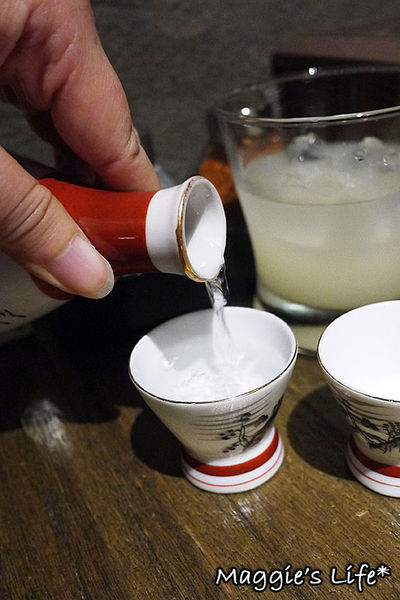 匠饗fusion居酒屋：◆台北美食。捷運南京復興【匠饗fusion居酒屋】燃燒吧！火熖雞～日式居酒屋。串燒。燒烤。日本料理