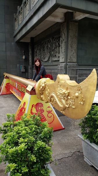 桃園明倫三聖宮：【桃園景點】明倫三聖宮~變形金剛大黃蜂vs柯博文