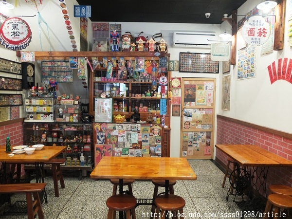 舊庄-人文懷舊食堂:【美食特搜。屏東市】舊庄人文懷舊食堂。豬油拌飯超回味 滿屋子珍藏老物 屏東市區也有懷舊人文餐廳