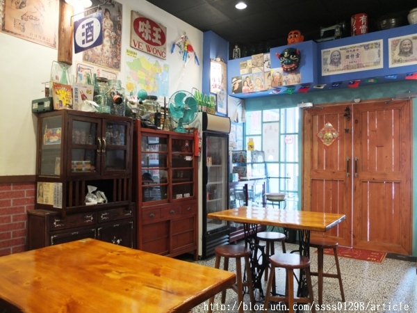 舊庄-人文懷舊食堂:【美食特搜。屏東市】舊庄人文懷舊食堂。豬油拌飯超回味 滿屋子珍藏老物 屏東市區也有懷舊人文餐廳