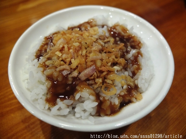 舊庄-人文懷舊食堂:【美食特搜。屏東市】舊庄人文懷舊食堂。豬油拌飯超回味 滿屋子珍藏老物 屏東市區也有懷舊人文餐廳