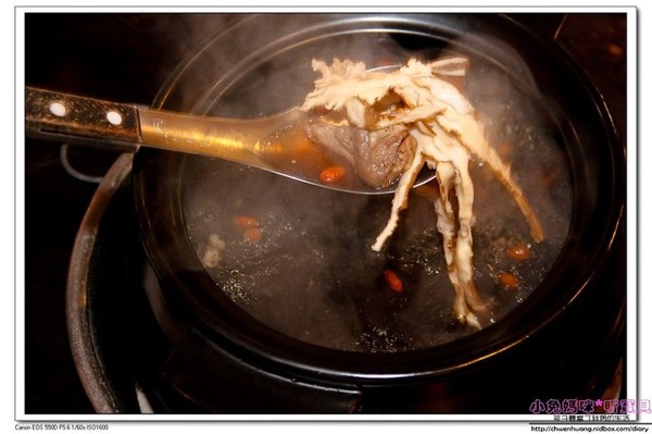 大漢王朝羊肉爐烏骨雞(羅東店):【美食♥宜蘭羅東】☼ 大漢王朝羊肉爐&烏骨雞 ☼中藥材湯頭+當歸藥酒,讓你冬天暖呼呼不怕冷 ♥♥